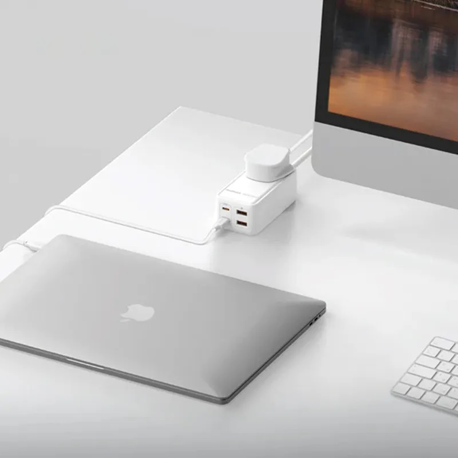 سلك تمديد موماكس ون بلج 65 وات مع USB أبيض (US15UKW) سلك تمديد موماكس ون بلج 65 وات مع USB أبيض (US15UKW)